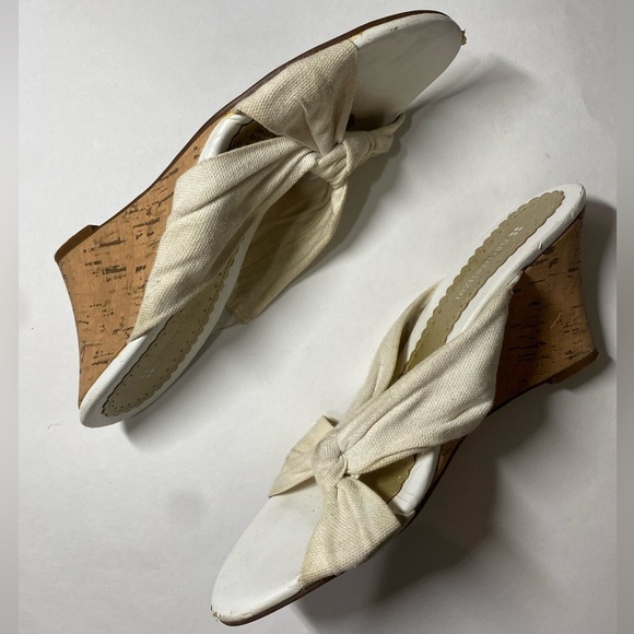 Naturalizer Heels - Picture 2 of 7